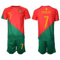 Billiga Portugal Cristiano Ronaldo #7 Barnkläder Hemma fotbollskläder till baby VM 2022 Kortärmad (+ Korta byxor)